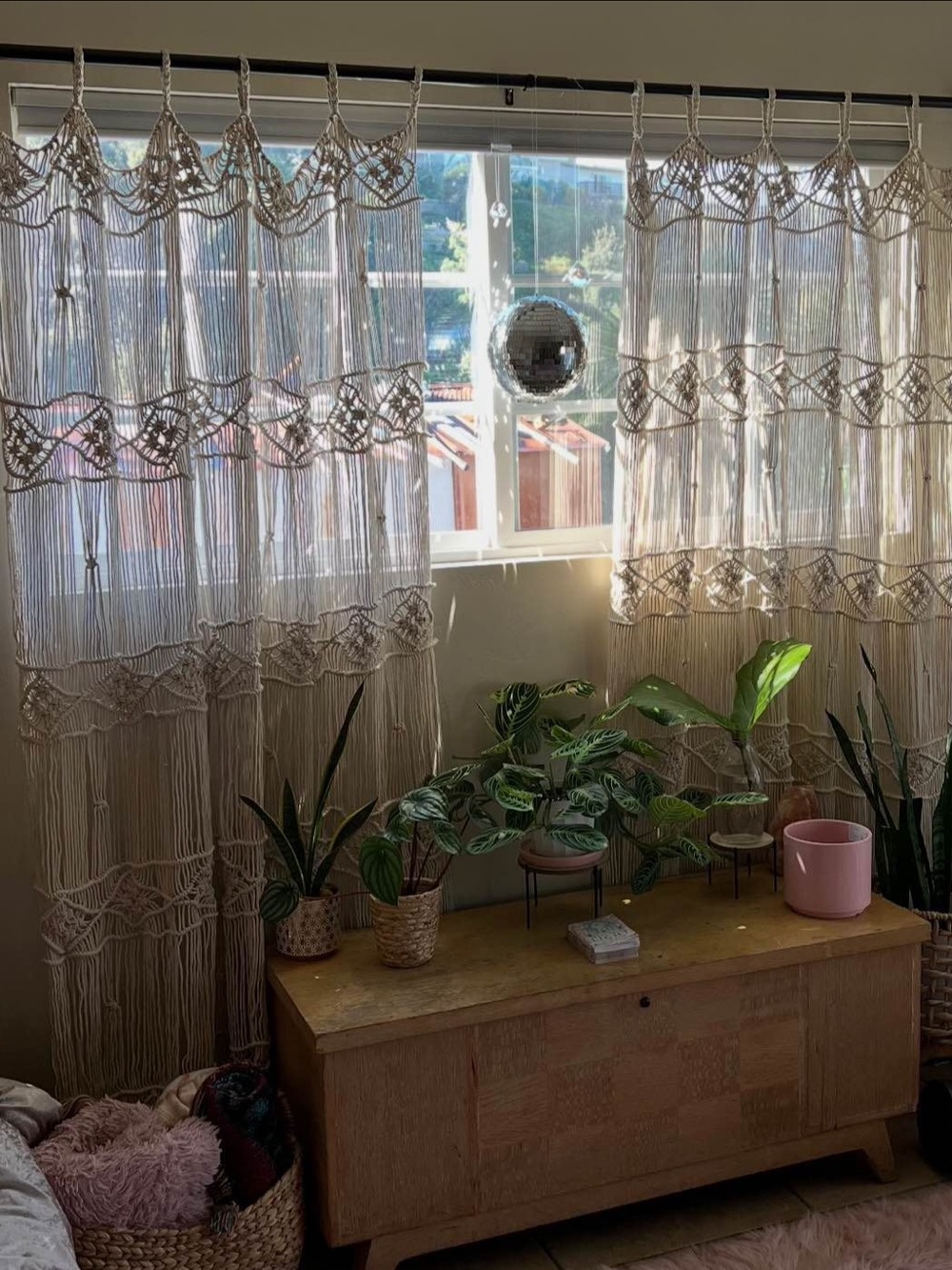 URBAN OUTFITTERS • Boho Macramé Window Curtain Panel - Cream
